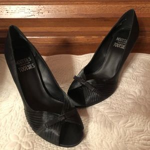 Mootsies Tootsies black satin pumps, size 6.5